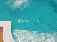 Eladó családi ház, Szegeden 409 M Ft, 6 szobás