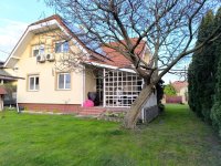 Eladó családi ház, Dunaharasztin 149.8 M Ft, 7 szobás