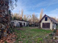 Eladó családi ház, Komáromban 55 M Ft, 3 szobás