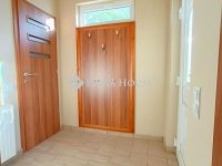 Eladó családi ház, X. kerületben 265 M Ft, 7 szobás