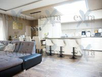 Eladó családi ház, Szegeden 150 M Ft, 5 szobás