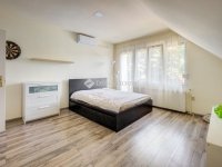 Eladó családi ház, Gödön 160 M Ft, 12 szobás