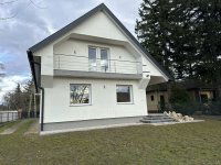 Eladó családi ház, Siófokon 259.9 M Ft, 11 szobás