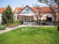 Eladó családi ház, Hatvanban 125 M Ft, 5 szobás