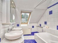 Eladó családi ház, Törökbálinton 365 M Ft, 9 szobás