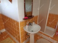 Eladó családi ház, Kisbéren 100 M Ft, 7 szobás