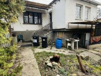 Eladó családi ház, Tatán 31.99 M Ft, 2 szobás