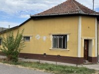 Eladó családi ház, Kiskunfélegyházán 34.99 M Ft, 1 szobás