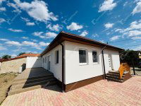 Eladó családi ház, Tiszaszigeten 89.9 M Ft, 4 szobás