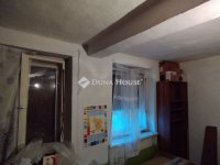 Eladó családi ház, Földeákon 5.9 M Ft, 1 szobás
