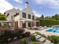 Eladó családi ház, Leányfaluban, Mókus utcában 320 M Ft
