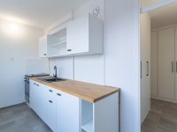 Eladó panellakás, Kecskeméten 42.5 M Ft, 2 szobás