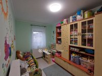 Eladó családi ház, Pusztaszabolcson 66.9 M Ft, 1+3 szobás