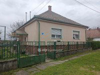 Eladó családi ház