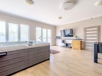 Eladó családi ház, Üllőn 299 M Ft, 6 szobás