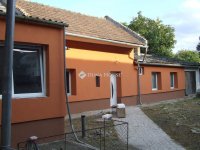 Eladó családi ház, Esztergomban 88 M Ft, 6 szobás