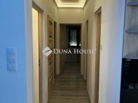 Eladó családi ház, Pócsmegyeren 94.9 M Ft, 3 szobás