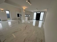 Eladó családi ház, Vecsésen 219.9 M Ft, 5 szobás