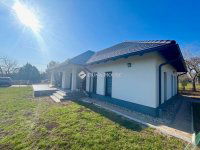 Eladó családi ház, Kőszárhegyen 134.99 M Ft, 5 szobás