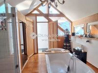 Eladó családi ház, Pécsett 164.9 M Ft, 7 szobás