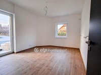 Eladó téglalakás, Balatonakarattyán 133 M Ft, 3 szobás