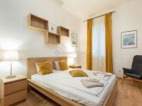 Eladó téglalakás, V. kerületben 60 M Ft, 1 szobás