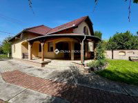 Eladó családi ház, Bólyban 99 M Ft, 5 szobás