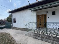 Eladó családi ház, Vecsésen 94 M Ft, 3 szobás