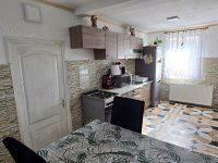 Eladó családi ház, Törtelen 27 M Ft, 3 szobás