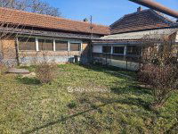 Eladó családi ház, Szolnokon 25 M Ft, 3 szobás