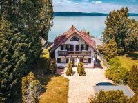 Eladó családi ház, Balatonbogláron 890 M Ft, 7 szobás