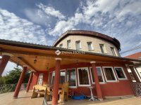 Eladó családi ház, Pécsett 79.9 M Ft, 7 szobás