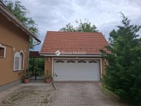 Eladó családi ház, Vecsésen 140.9 M Ft, 3 szobás
