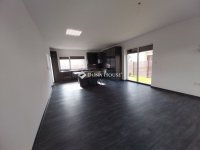 Eladó családi ház, Szegeden 180 M Ft, 1+5 szobás