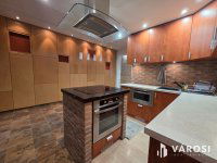 Eladó téglalakás, Győrött 98 M Ft, 3 szobás