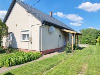 Eladó családi ház, Bicskén 59.99 M Ft, 3 szobás