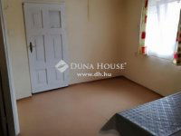 Eladó családi ház, Nyergesújfaluban 38 M Ft, 5 szobás