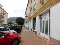 Eladó üzlethelyiség