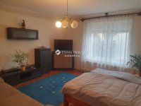 Eladó családi ház, Pécsett 165 M Ft, 8 szobás