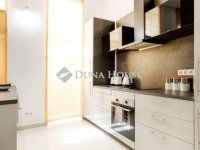 Eladó téglalakás, V. kerületben 117.36 M Ft, 1 szobás