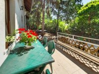 Eladó családi ház, XVII. kerületben 179.9 M Ft, 10 szobás