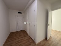 Eladó panellakás, Pécsett 64.9 M Ft, 3 szobás