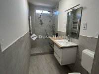 Eladó panellakás, Pécsett 57.9 M Ft, 2 szobás