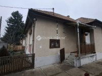 Eladó családi ház, Tápiószentmártonon 19.99 M Ft, 2 szobás