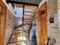 Eladó családi ház, Pécsett 129.9 M Ft, 4 szobás