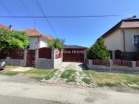 Eladó családi ház, Kartalon 89.9 M Ft, 7 szobás