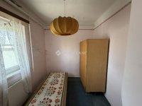 Eladó családi ház, Felsőpakonyban 84.9 M Ft, 5 szobás
