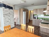 Eladó panellakás, Debrecenben 69.9 M Ft, 3 szobás