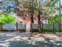 Eladó családi ház, XIV. kerületben 192.5 M Ft, 6 szobás