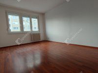 Eladó panellakás, Győrött 51 M Ft, 3 szobás